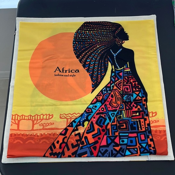 African Queen NWOT Soft, Colorful Pillow Cover - Picture 3 of 5